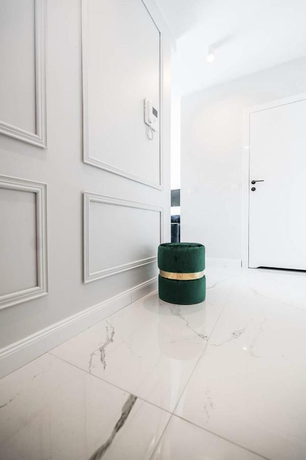 Apartament Marcelin Gold Wes Quality Suite Poznań Exterior foto