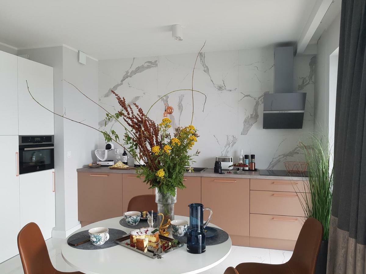 Apartament Marcelin Gold Wes Quality Suite Poznań Exterior foto